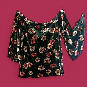 Sexy Torrid Off-Shoulder Velour w/ Drape Sleeves- Beautiful Design Sz 24